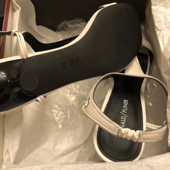 💘 Donald J Pliner White T Strap Kitten heels 9.5 - Picture 10 of 10